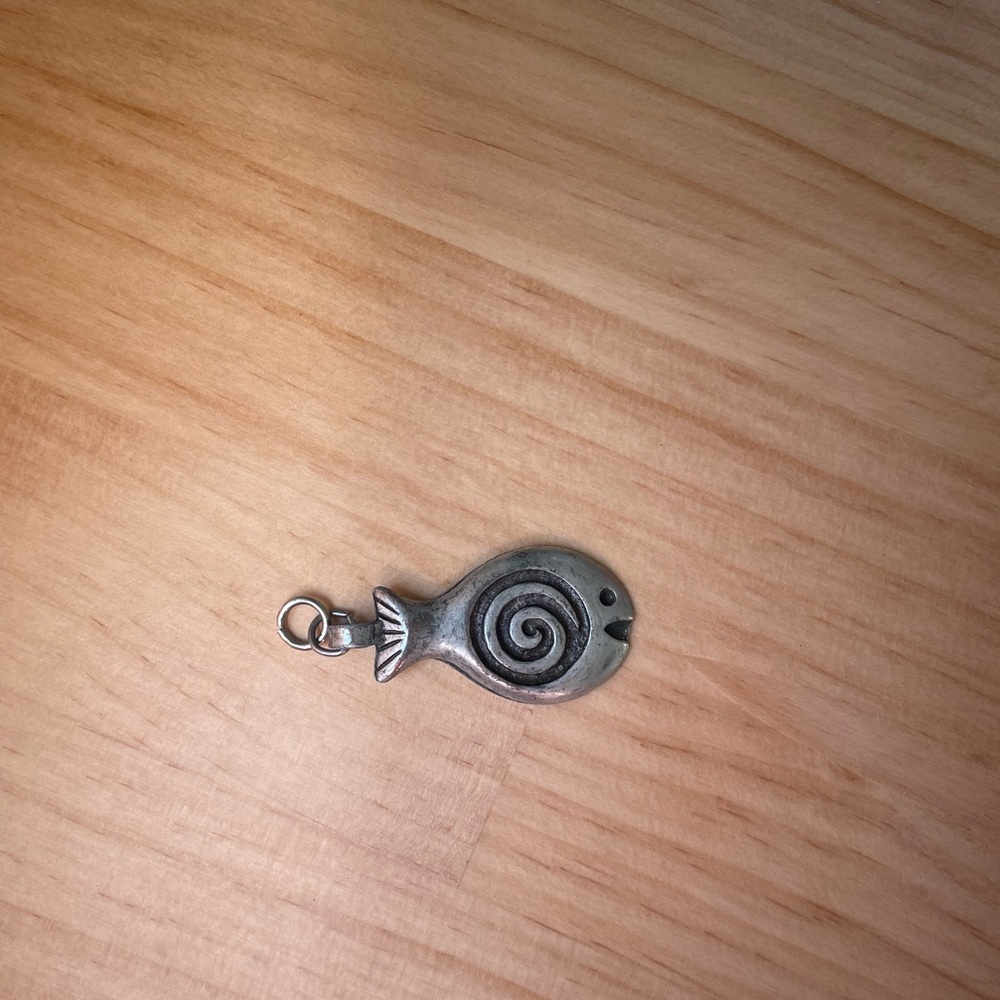 Artistic metalic Fish keychain